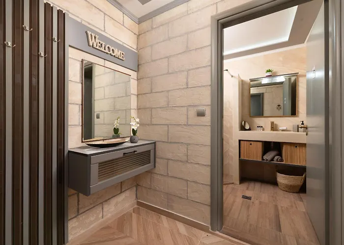 Kostas Nest إياليسوس