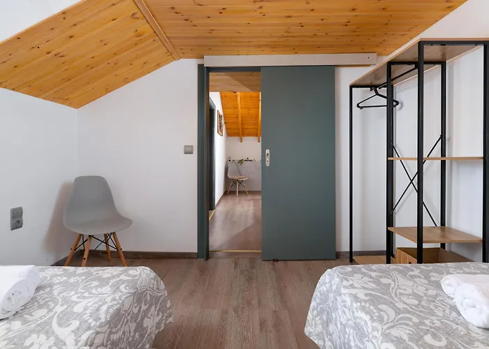 Kostas Nest * イアリソス